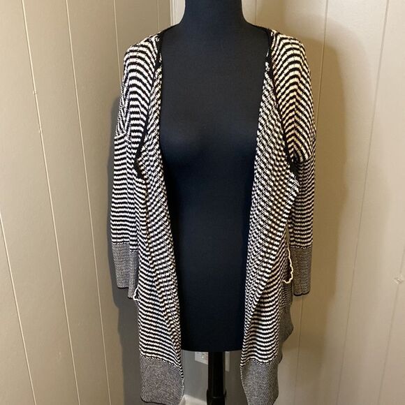 Z Kenneth Cole New York Women’s Medium Long Sleeve Cardigan Pockets Stripes Knit - Picture 3 of 9